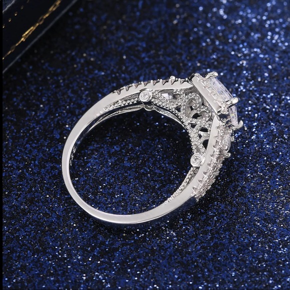 New Women’s 925 Silver Beautiful Romantic Diamond Ring - Picture 4 of 6